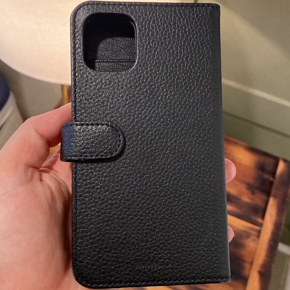 MIMCO | Black IPhone 11 case with card section - Picture 8 of 9
